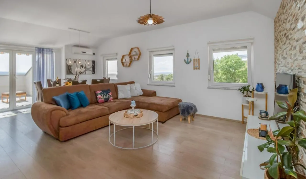 Family Apartment Crikvenica 0*,